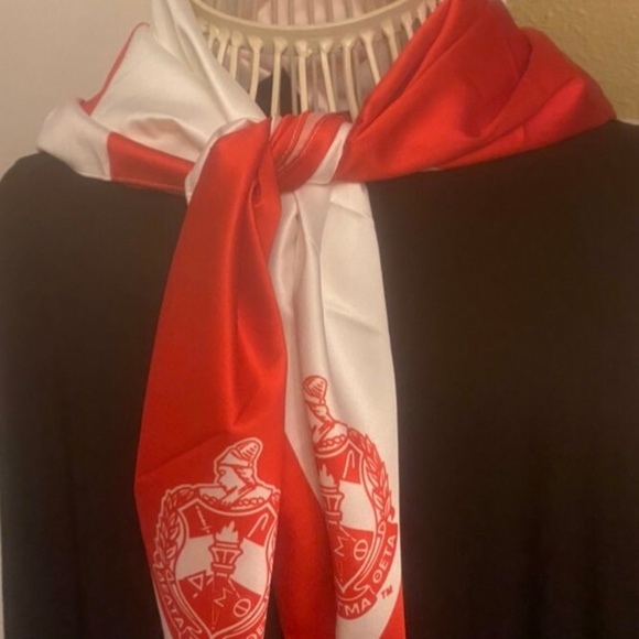 Reversible Delta Sigma Theta scarf - Picture 2 of 5